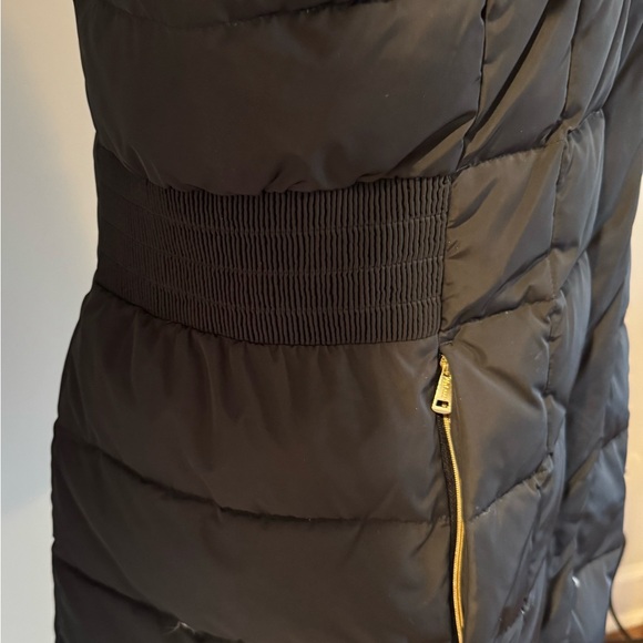 Black Mid-Length Quilted Puffer Jacket with Hood - Picture 3 of 11